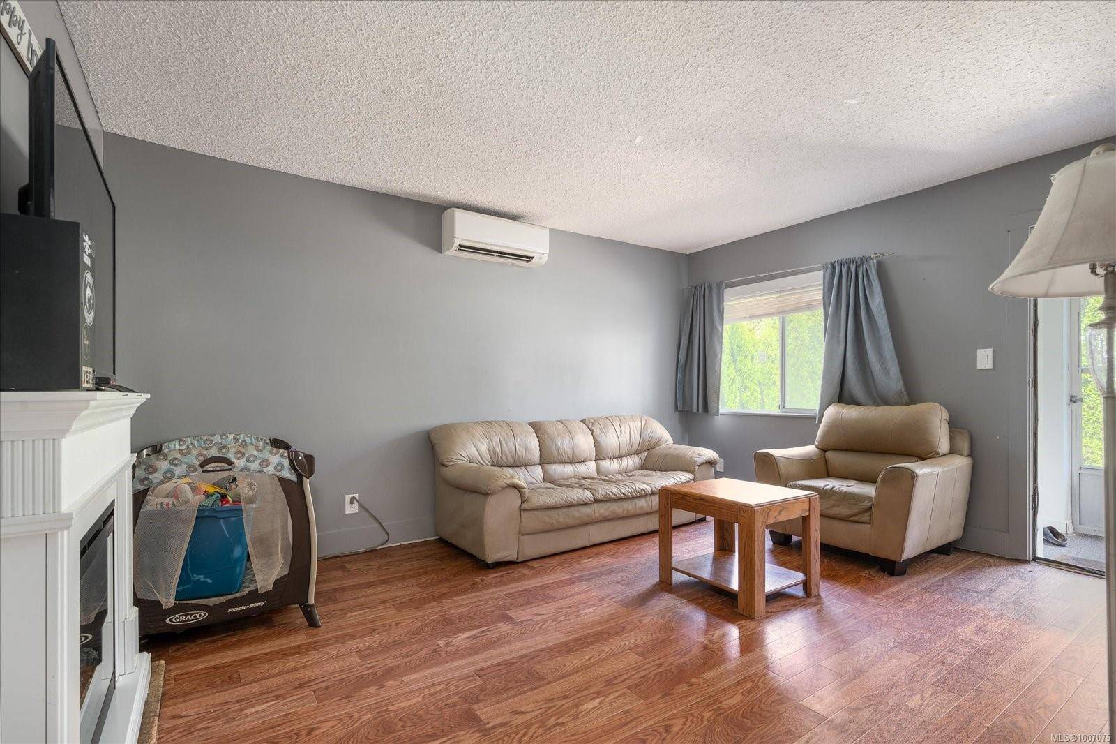 Nanaimo, BC V9R 2C1,369 Pine St