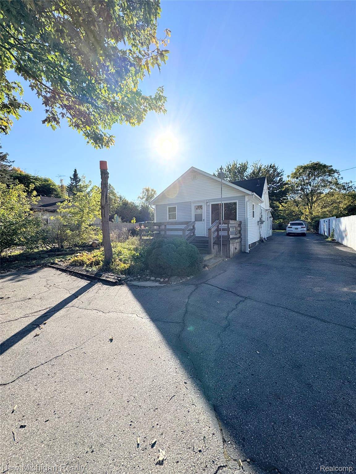 Burton, MI 48509,1238 S Genesee RD