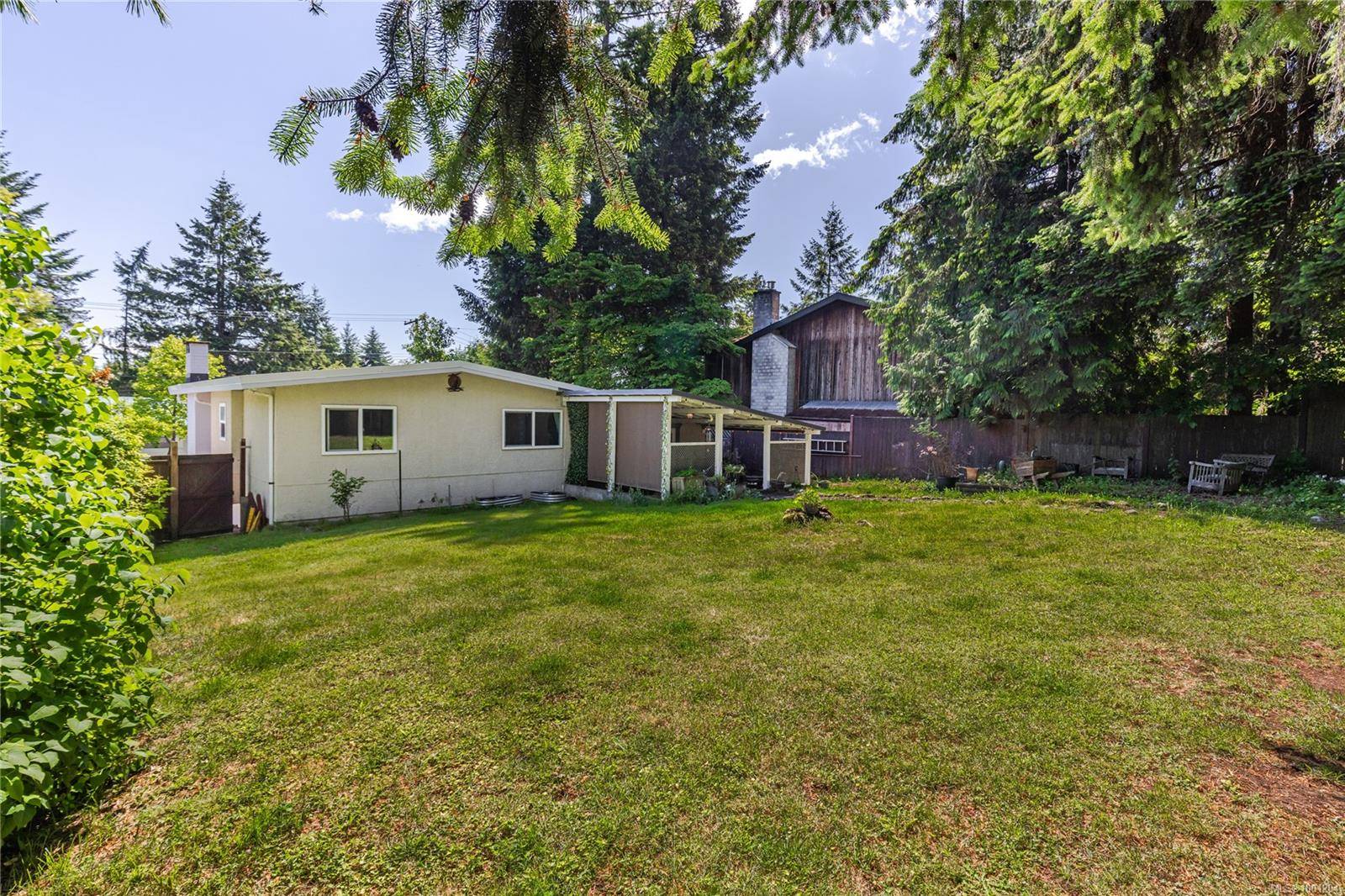 Nanaimo, BC V9T 2T2,3235 Uplands Dr