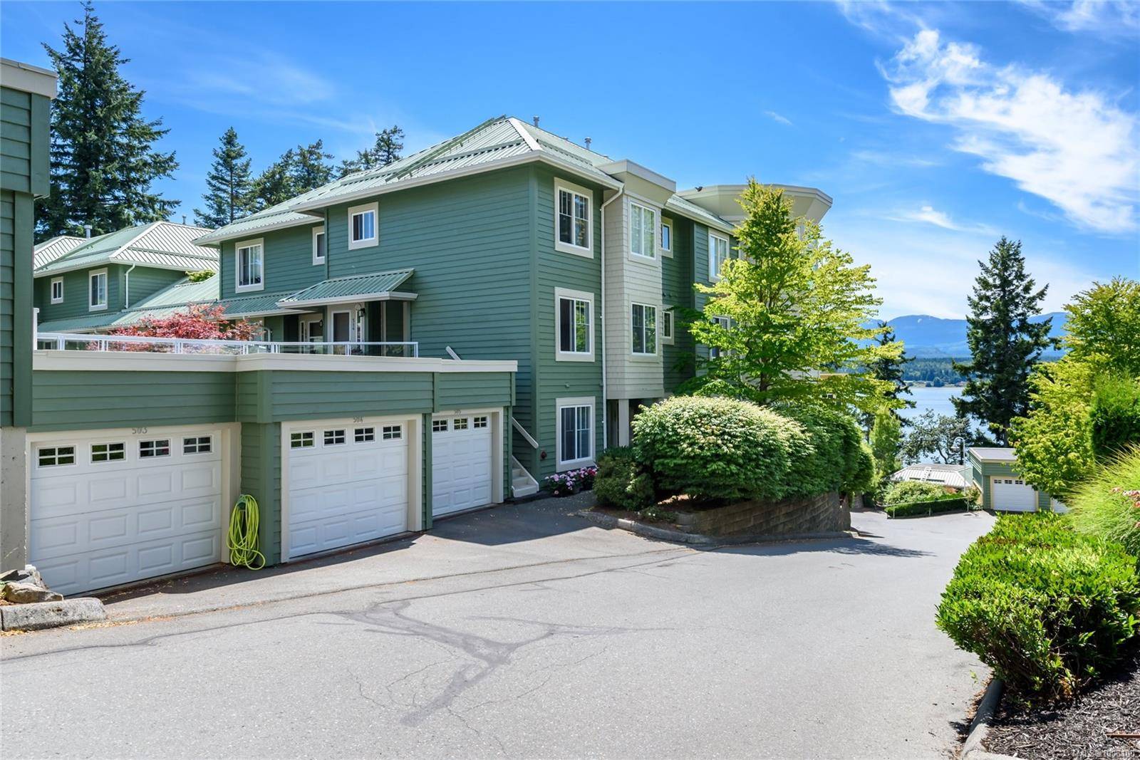 Comox, BC V9M 1X6,2275 Comox Ave #504