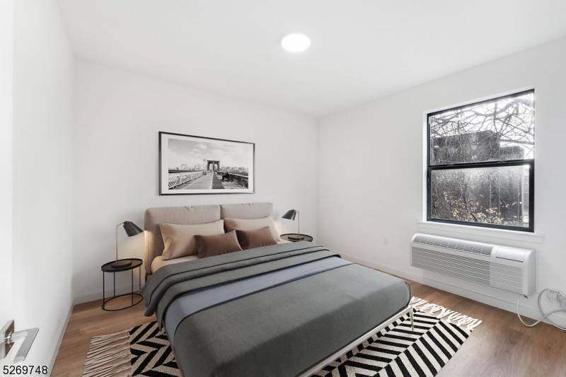 East Orange City, NJ 07018,25 Freeway Dr #306