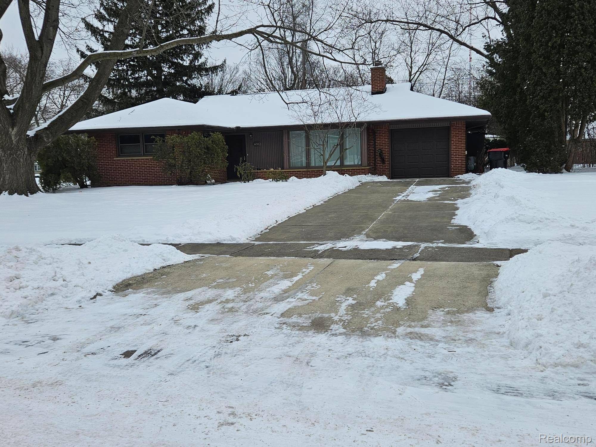 Southfield, MI 48076,17215 SUNNYBROOK DR