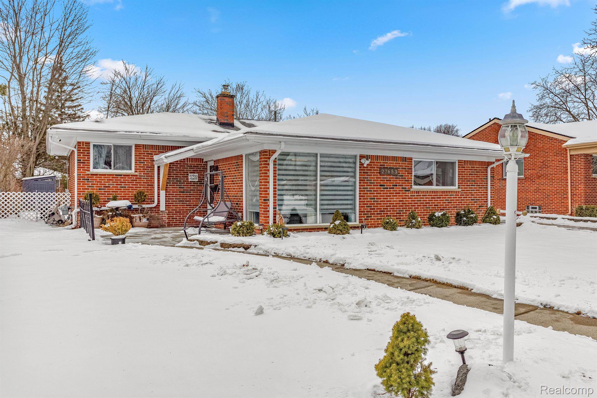 Livonia, MI 48154,27653 PERTH ST