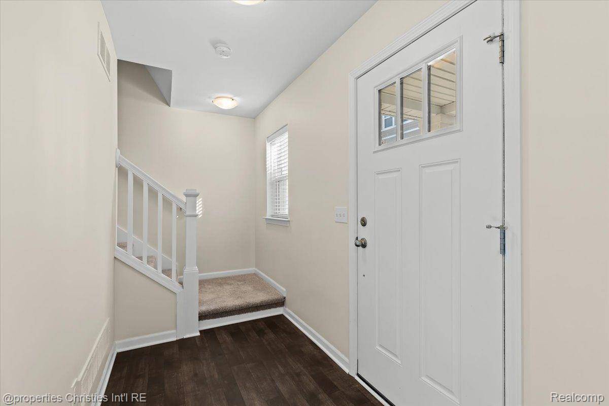 Wixom, MI 48393,3289 CHAMBERS W