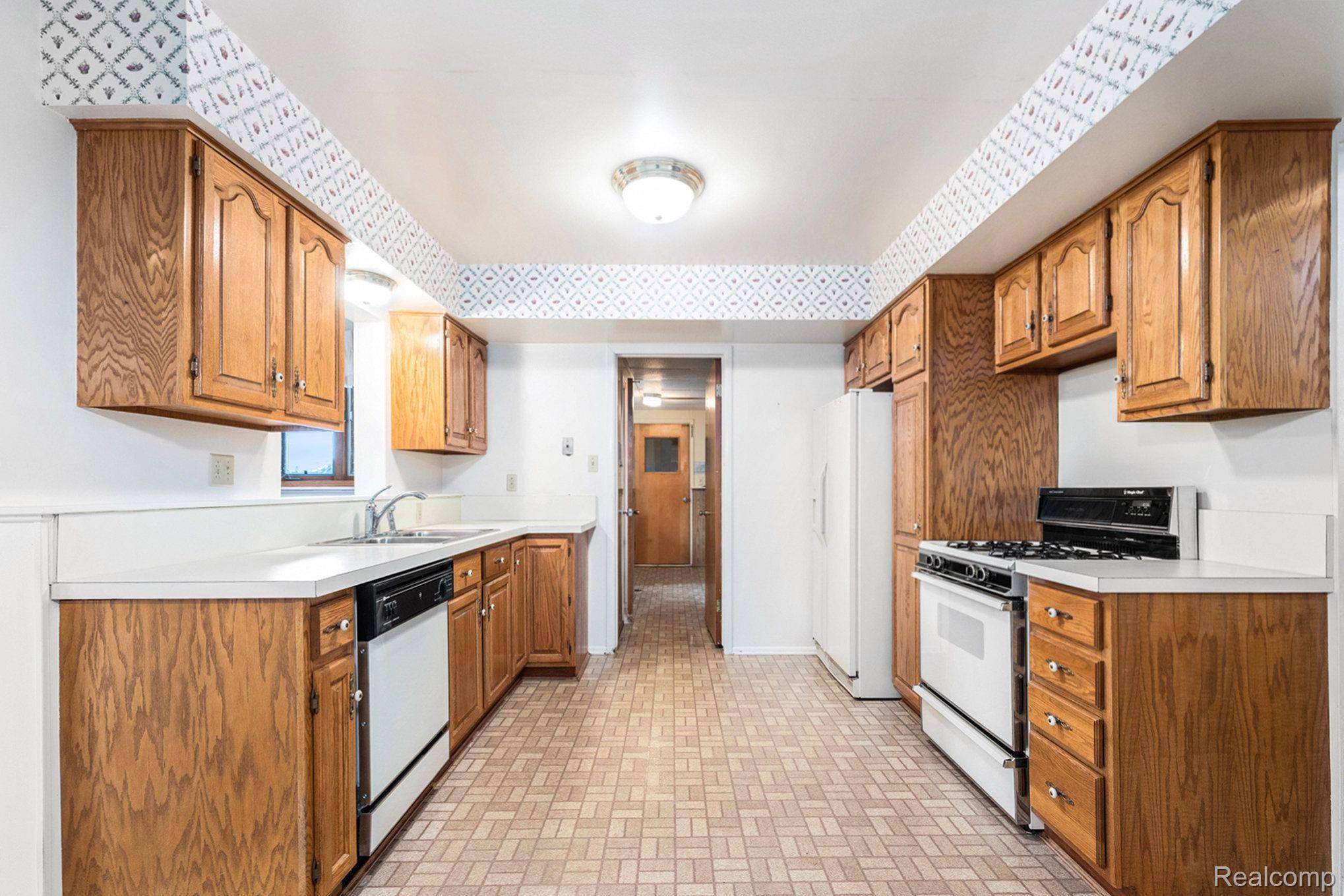 Waterford, MI 48327,1323 NANCYWOOD