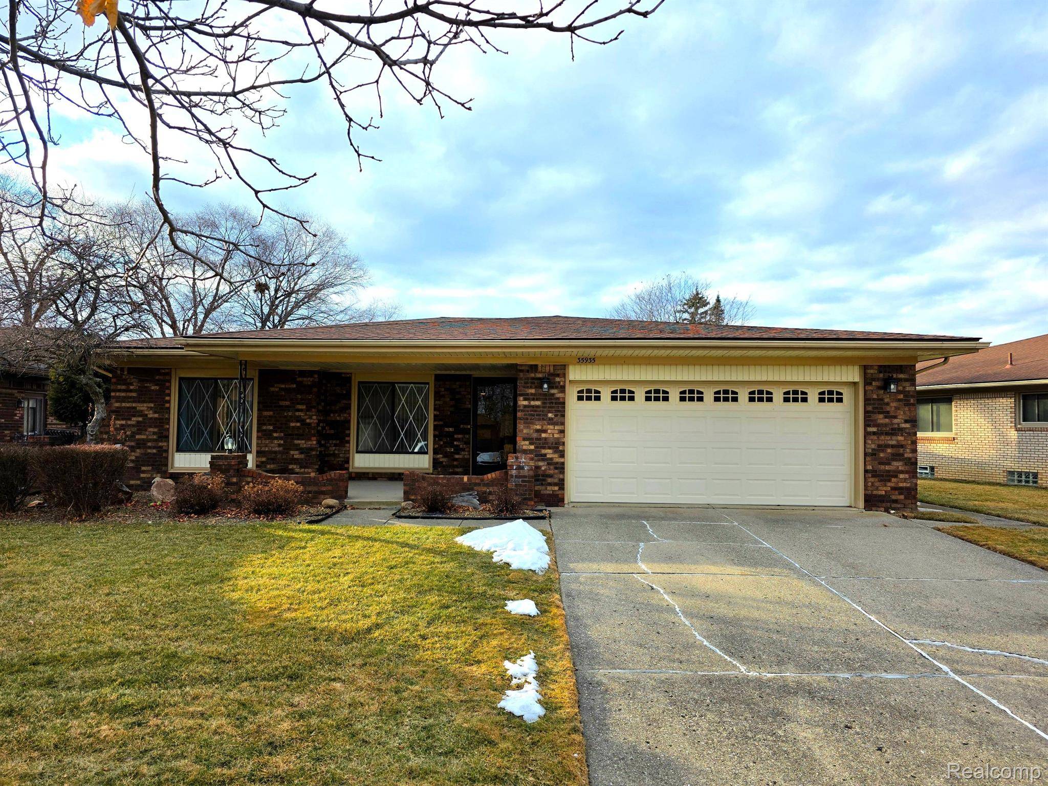 Sterling Heights, MI 48312,35935 COLLINGWOOD DR