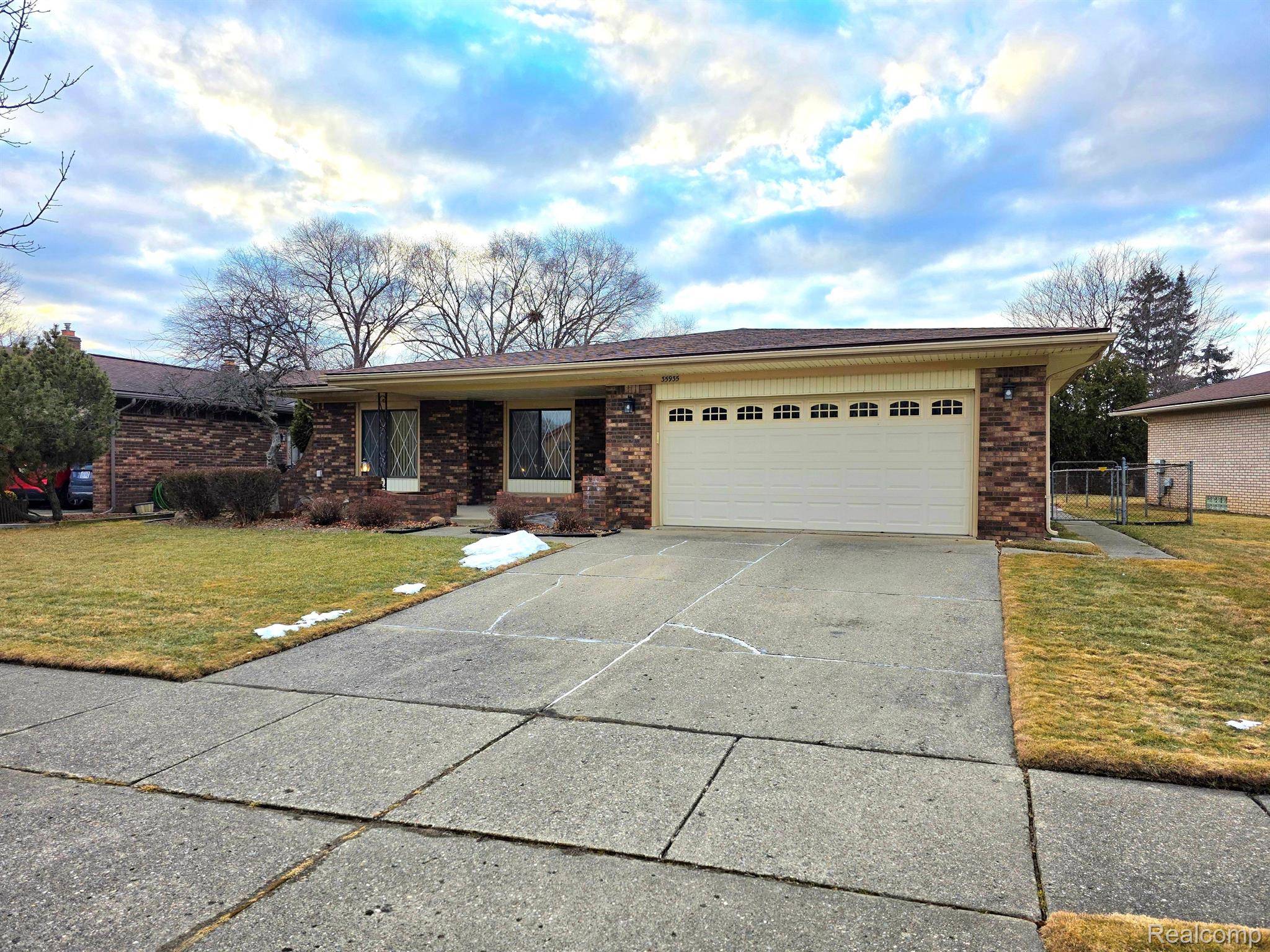 Sterling Heights, MI 48312,35935 COLLINGWOOD DR