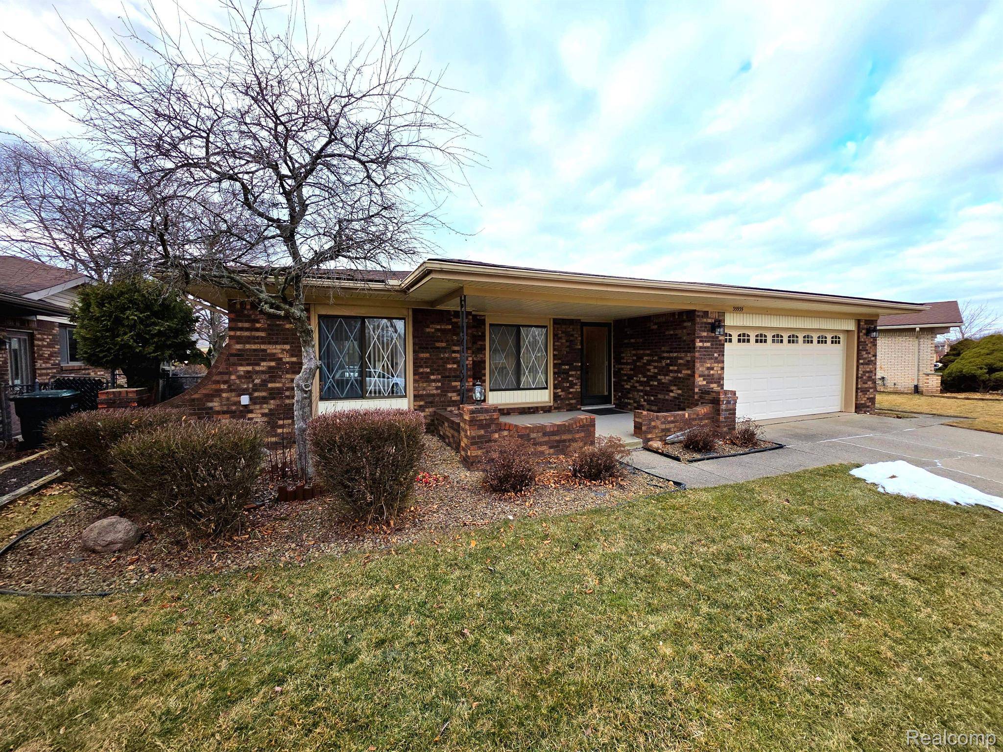 Sterling Heights, MI 48312,35935 COLLINGWOOD DR