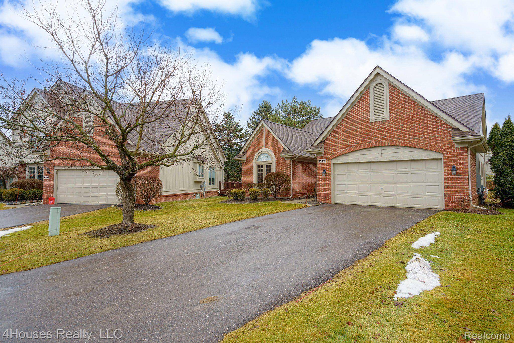 Farmington Hills, MI 48331,30683 TANGLEWOOD TRL