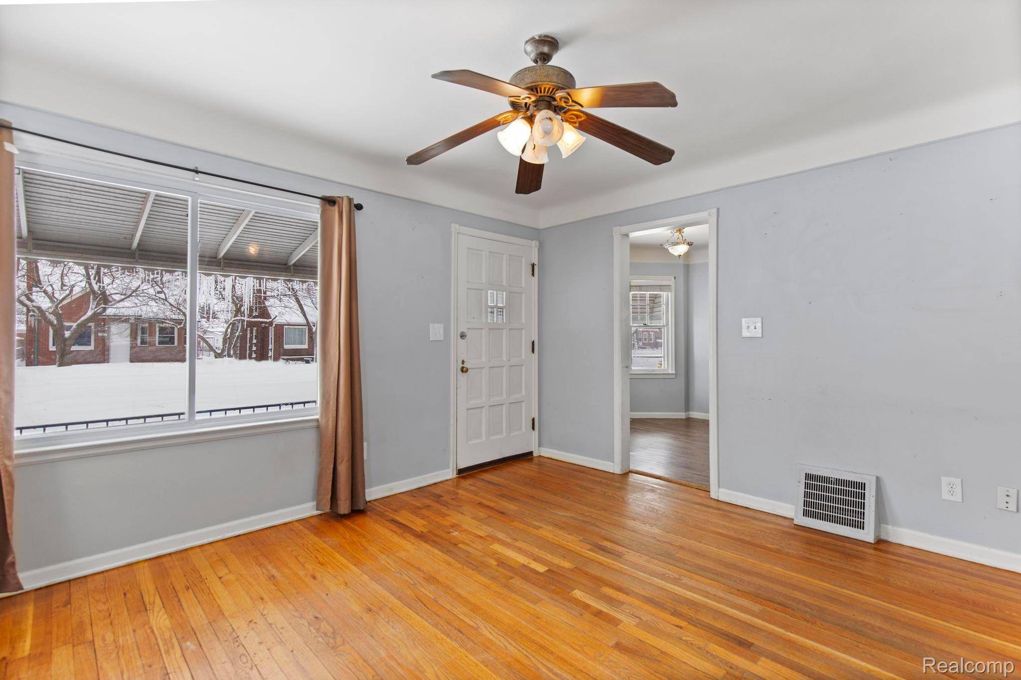 Eastpointe, MI 48021,23107 DAVID AVE