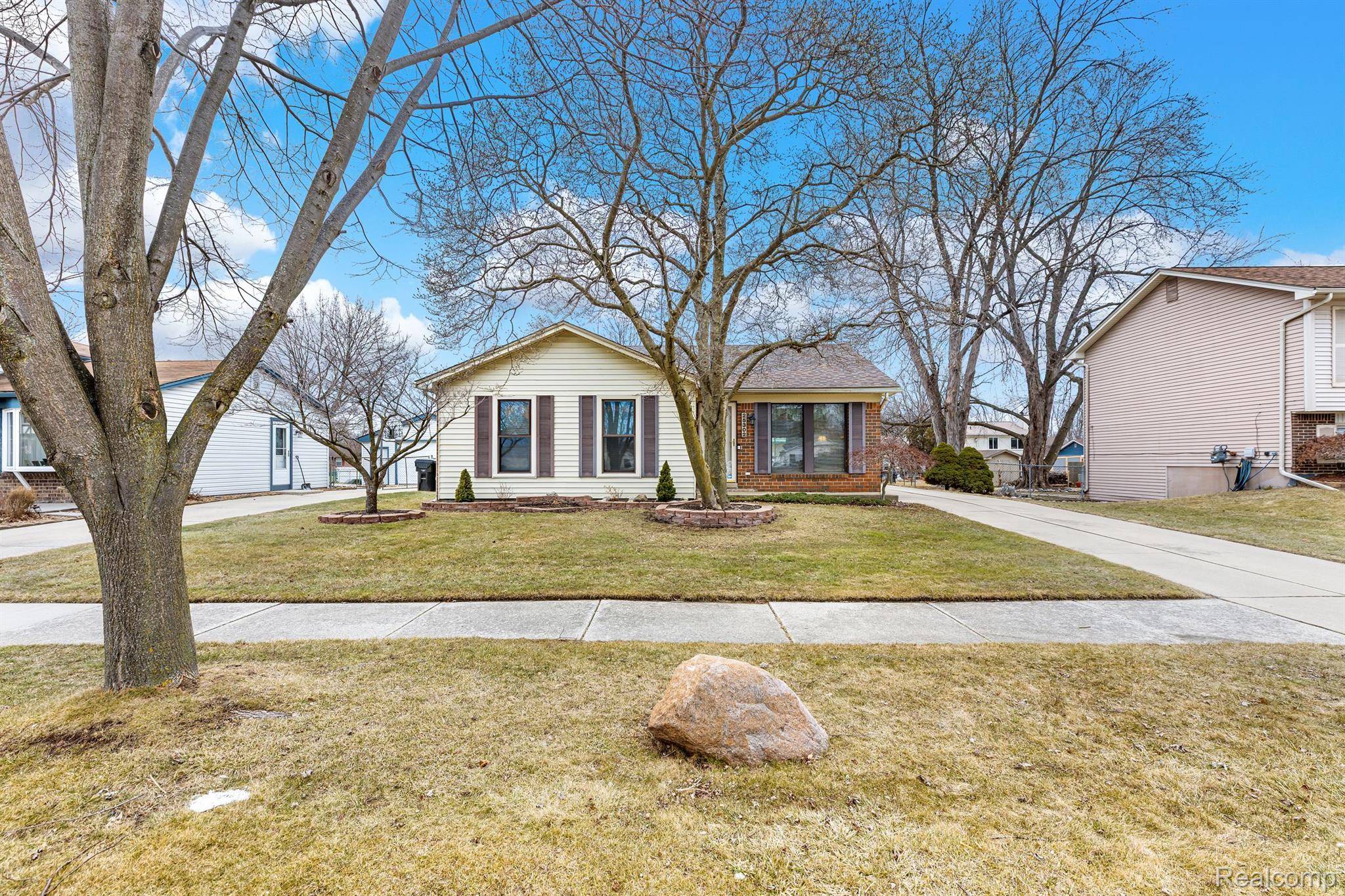 Woodhaven, MI 48183,25302 MONTEBELLO DR