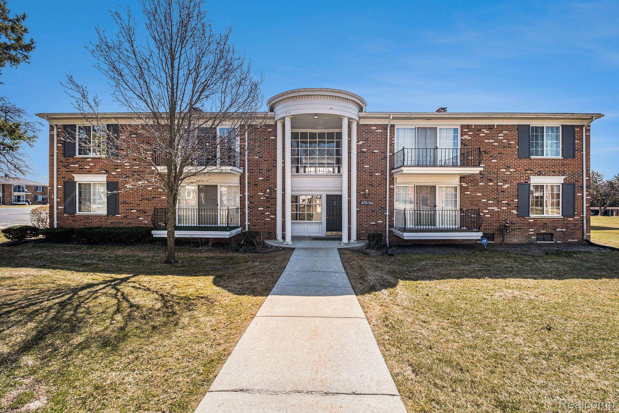 Bloomfield Hills, MI 48304,470 Fox Hills DR N #A-5