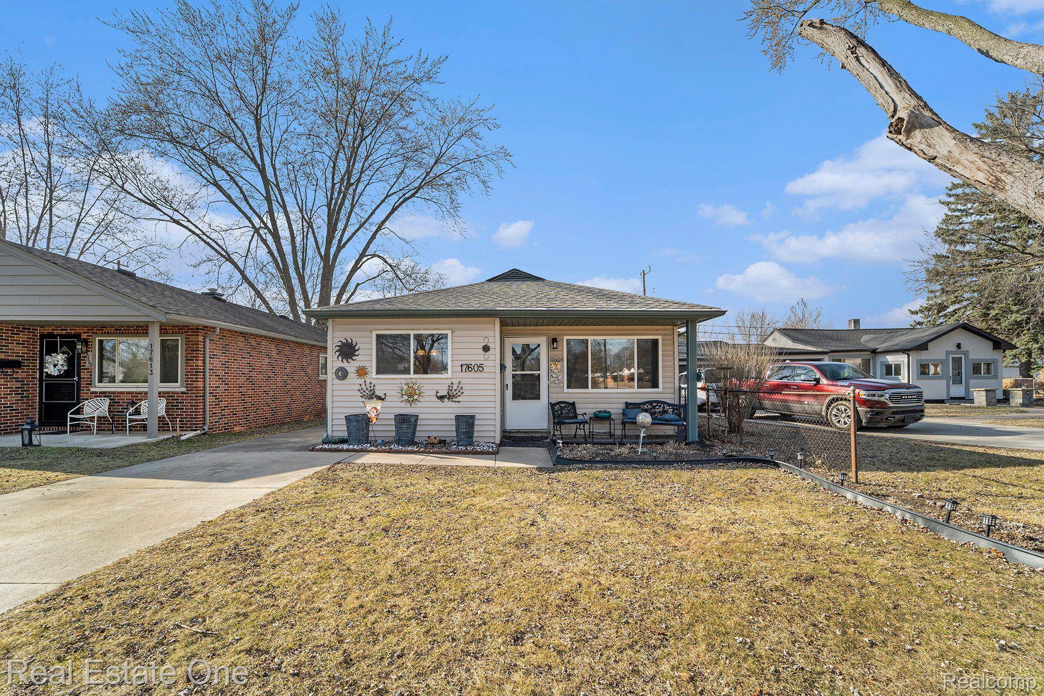 Melvindale, MI 48122,17605 PROSPECT ST