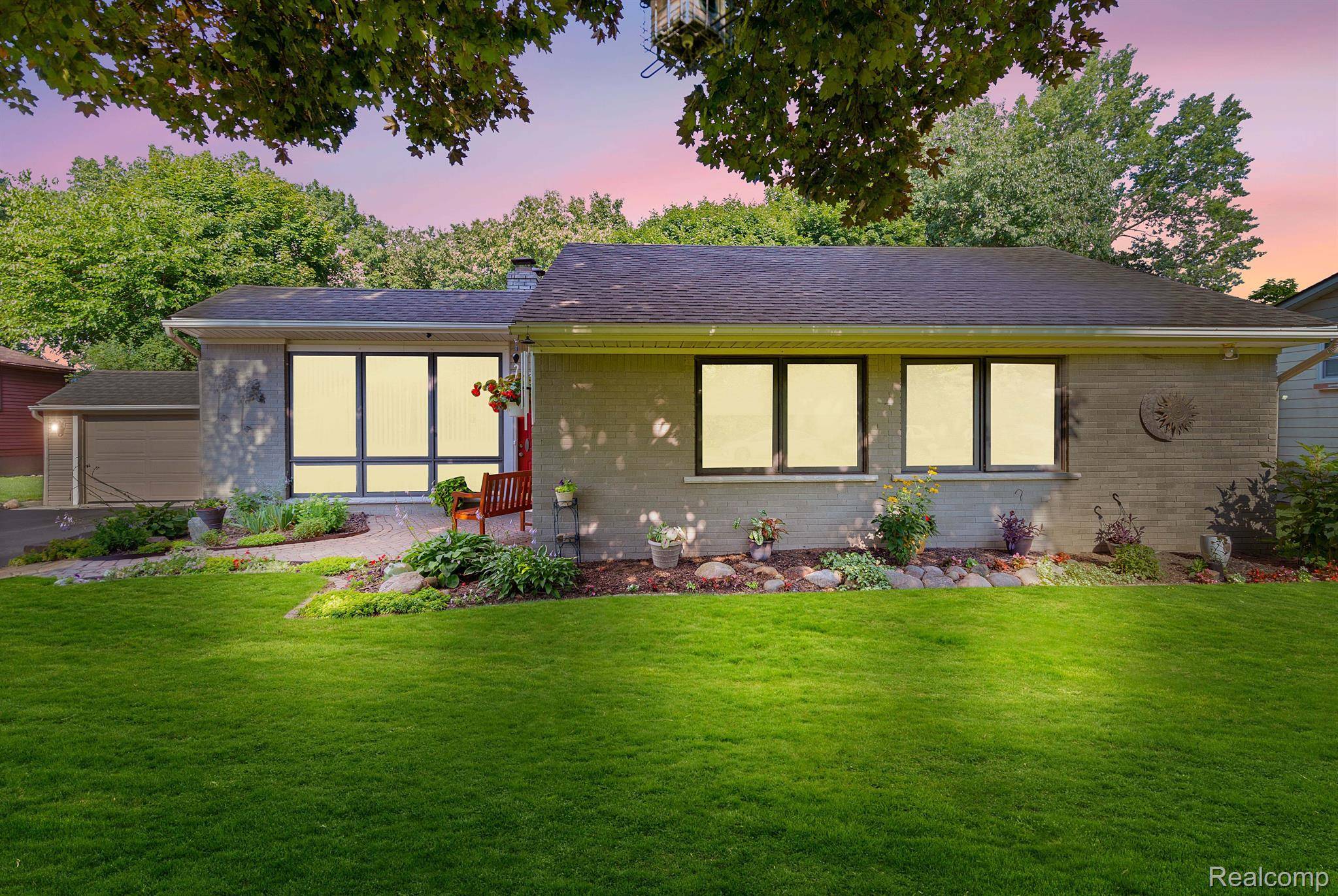 Waterford, MI 48329,2254 FAIRPORT RD