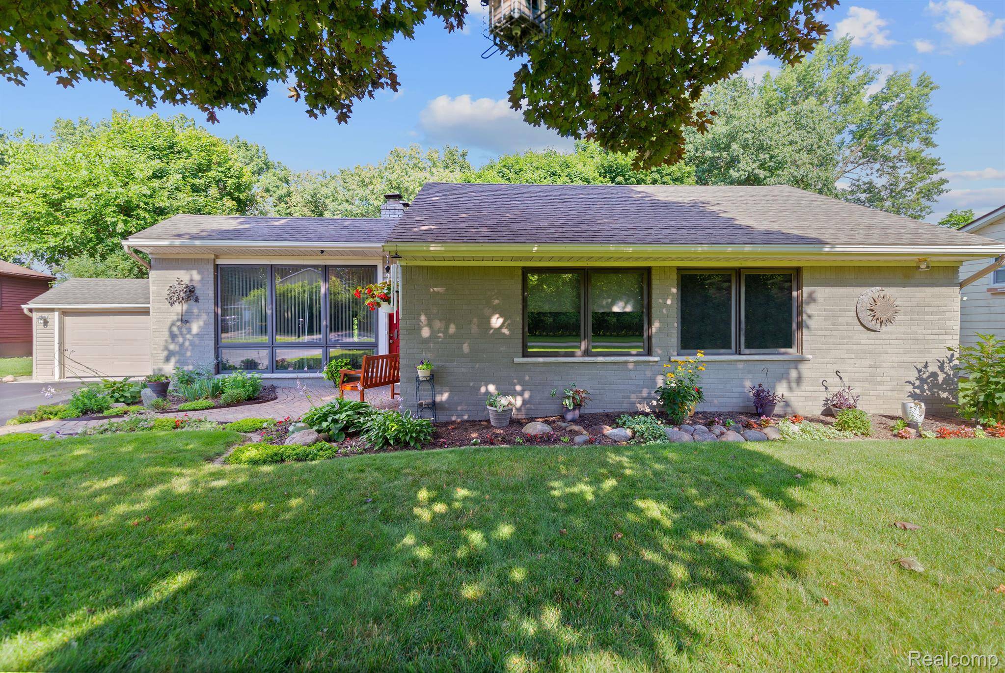 Waterford, MI 48329,2254 FAIRPORT RD