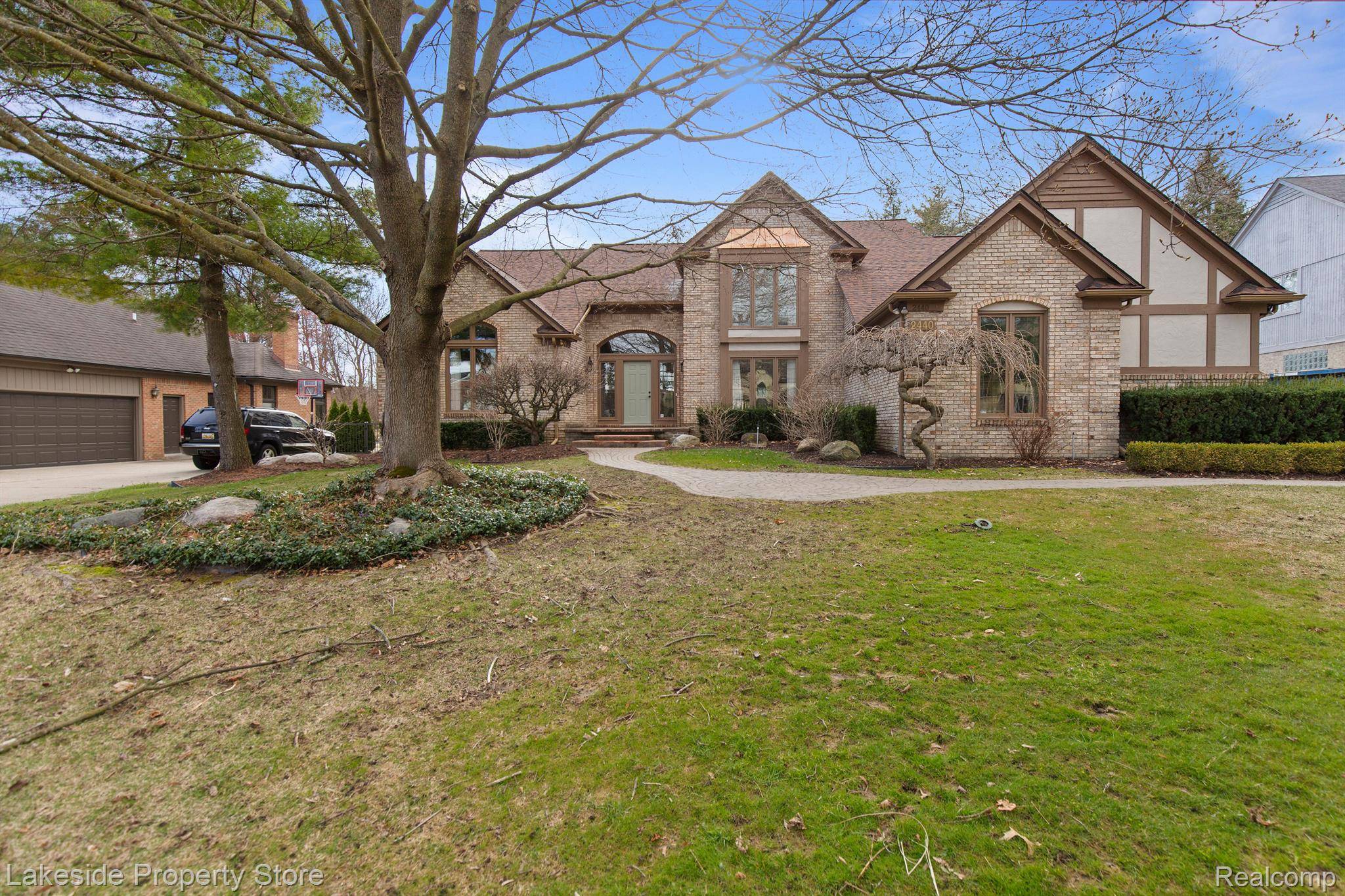 Shelby Twp, MI 48316,2440 KINGSCROSS DR