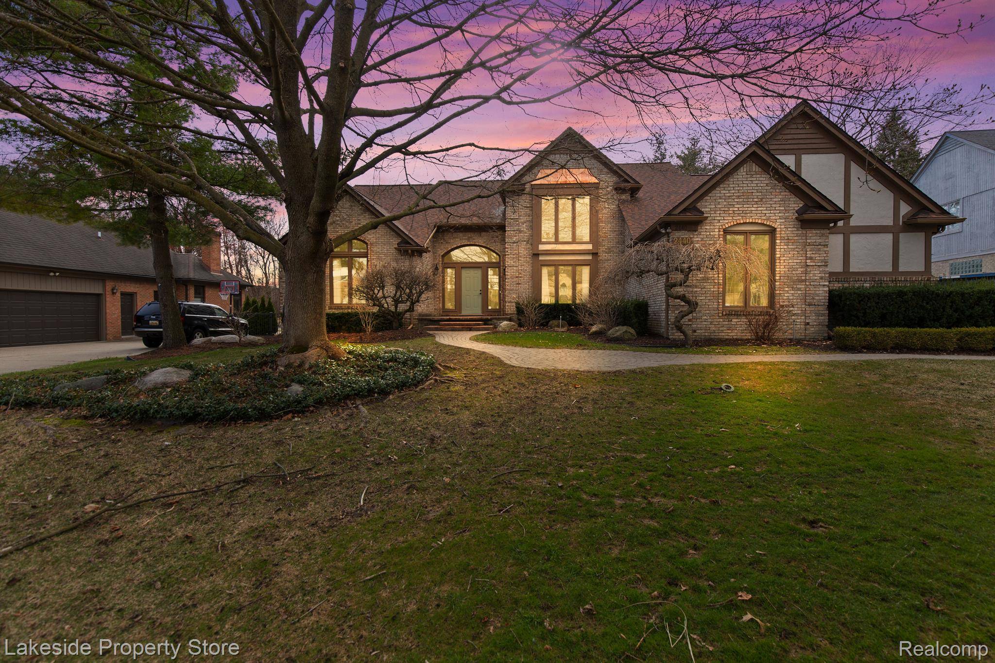 Shelby Twp, MI 48316,2440 KINGSCROSS DR