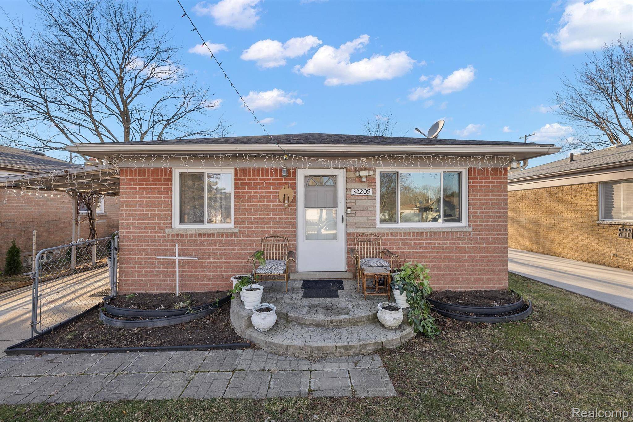 Warren, MI 48093,32209 RUEHLE AVE