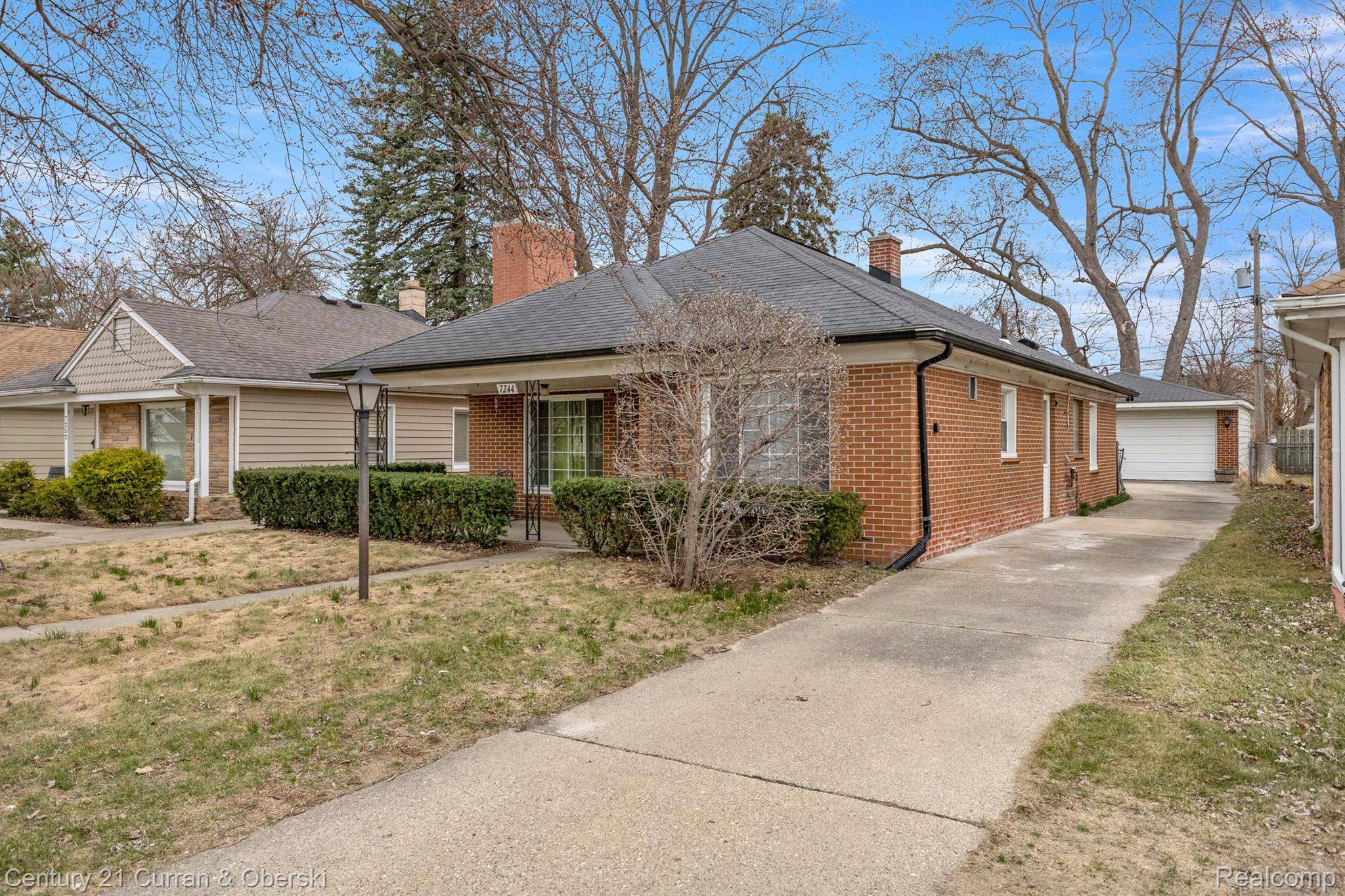 Dearborn Heights, MI 48127,7244 FENTON ST