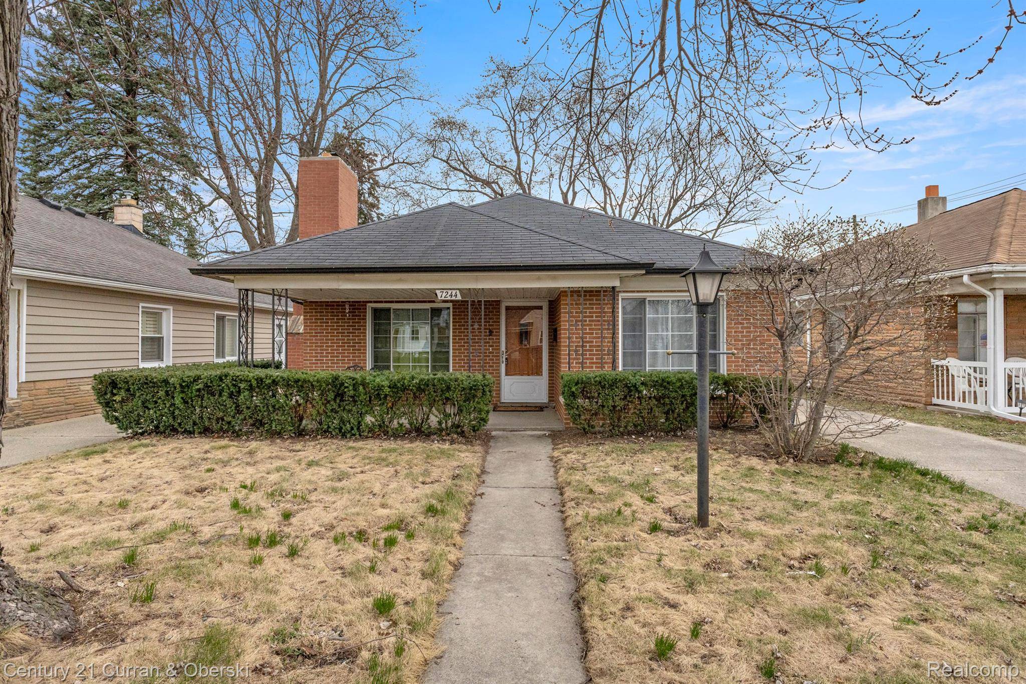 Dearborn Heights, MI 48127,7244 FENTON ST