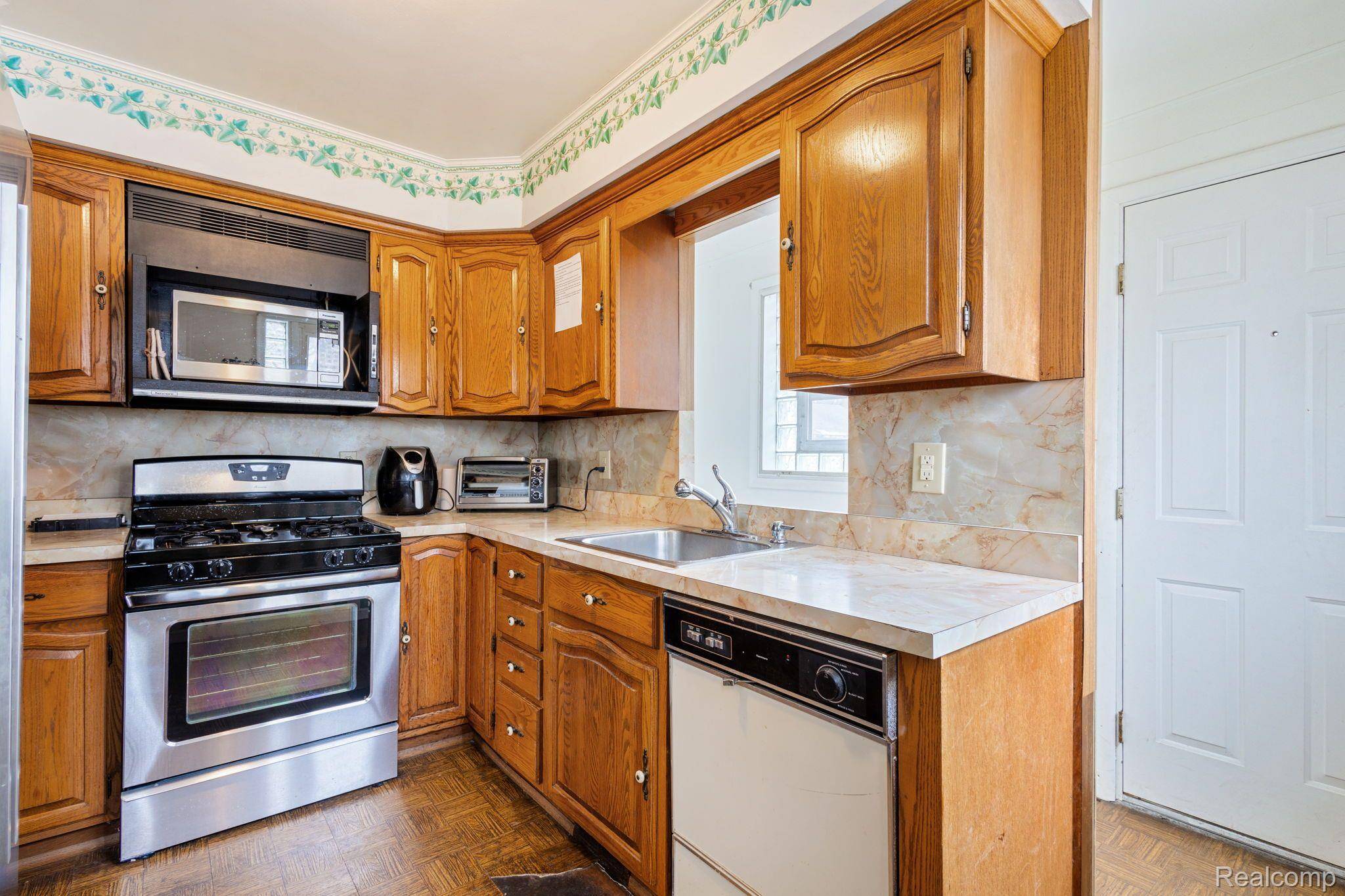 Warren, MI 48089,23094 LAWSON AVE