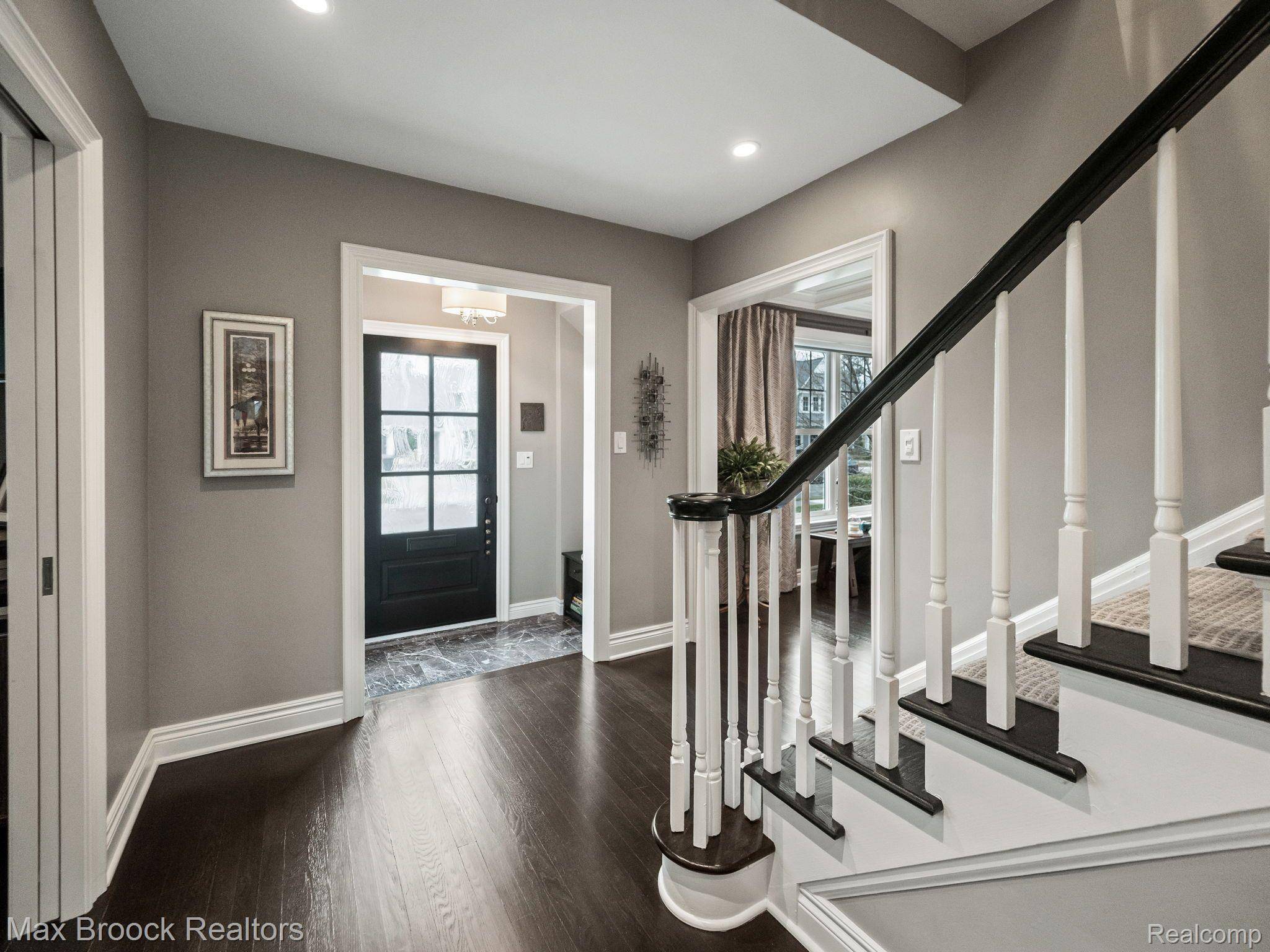 Birmingham, MI 48009,1875 Winthrop LN