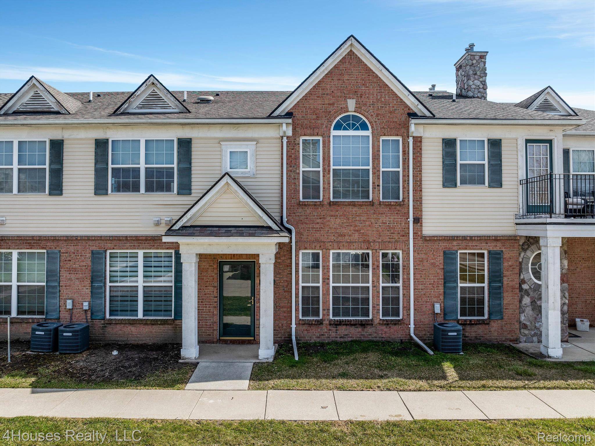 Taylor, MI 48180,23840 NORTHSTONE VILLAGE DR #D