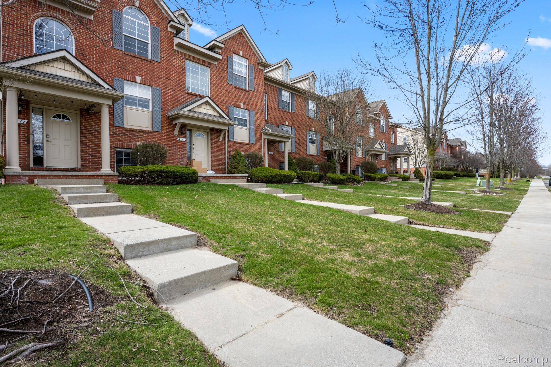 Clarkston, MI 48346,6335 Waldon Center DR # Unit #16