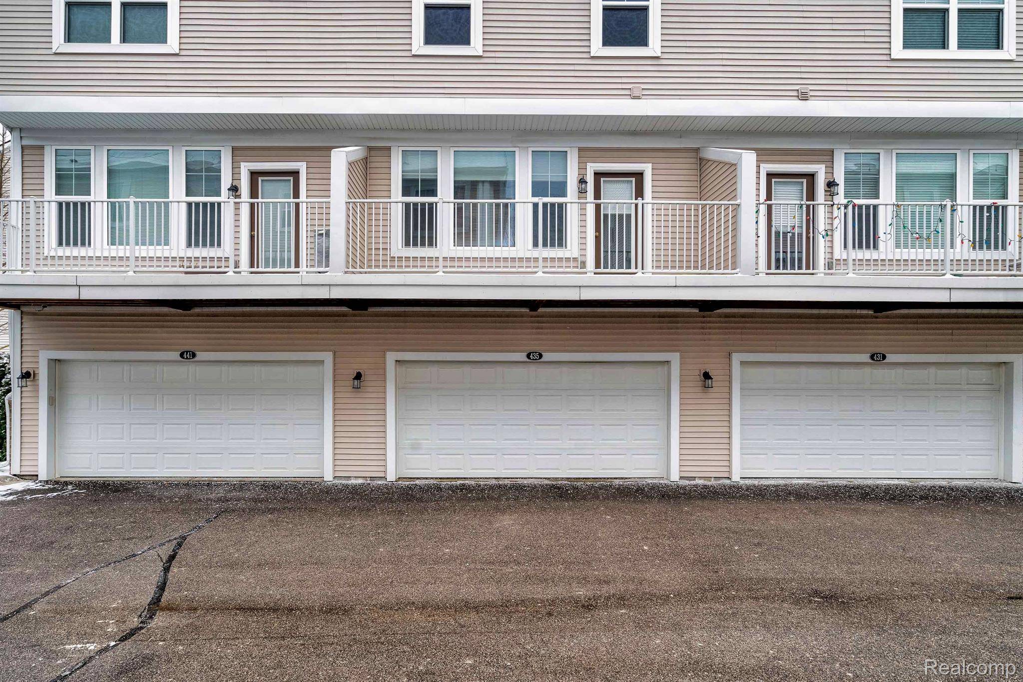 Wixom, MI 48393,435 WRIGHT ST