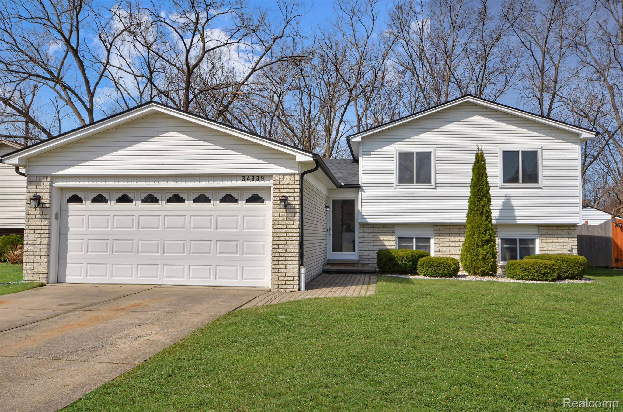 Sterling Heights, MI 48312,34339 Daventry  CT