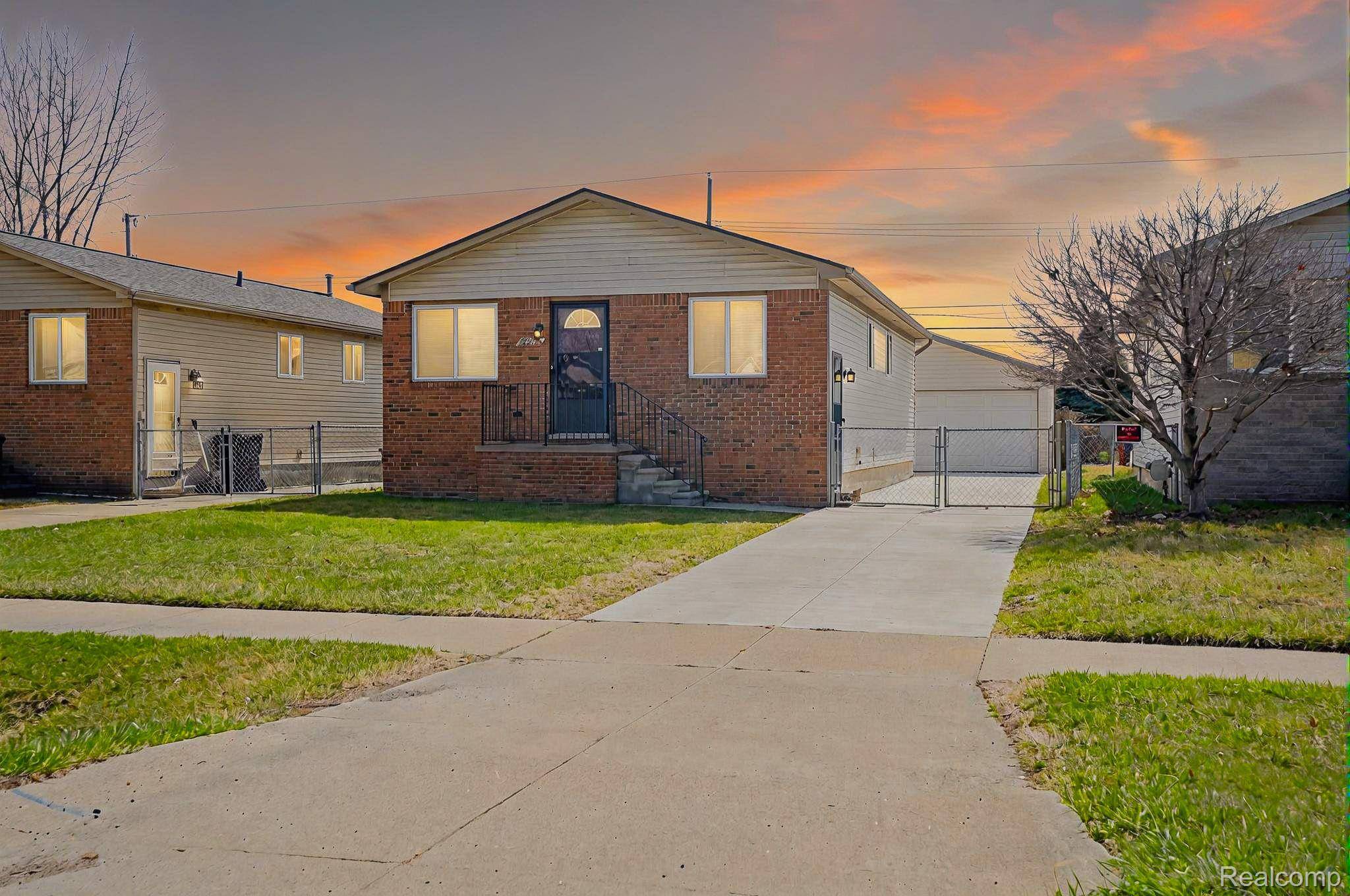 Roseville, MI 48066,20220 E 14 MILE RD