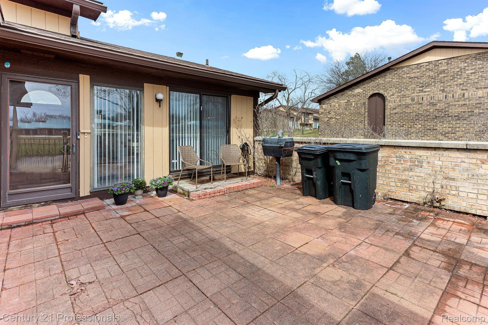 Southfield, MI 48076,19730 VILLA DR S