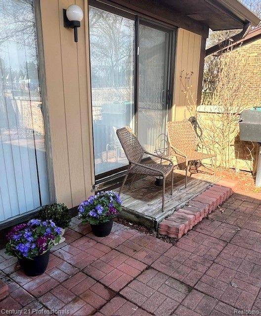 Southfield, MI 48076,19730 VILLA DR S