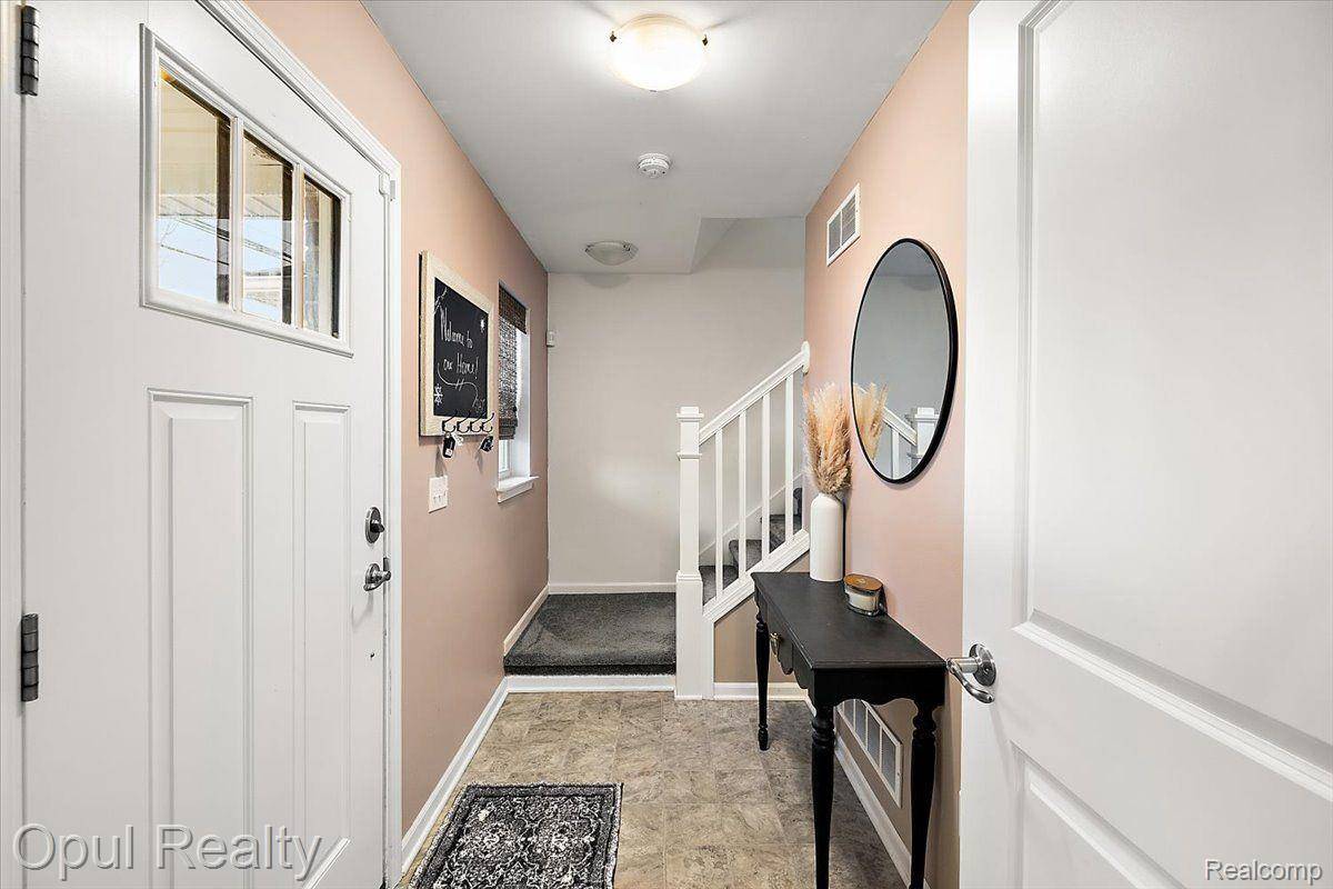 Wixom, MI 48393,442 N WIXOM RD