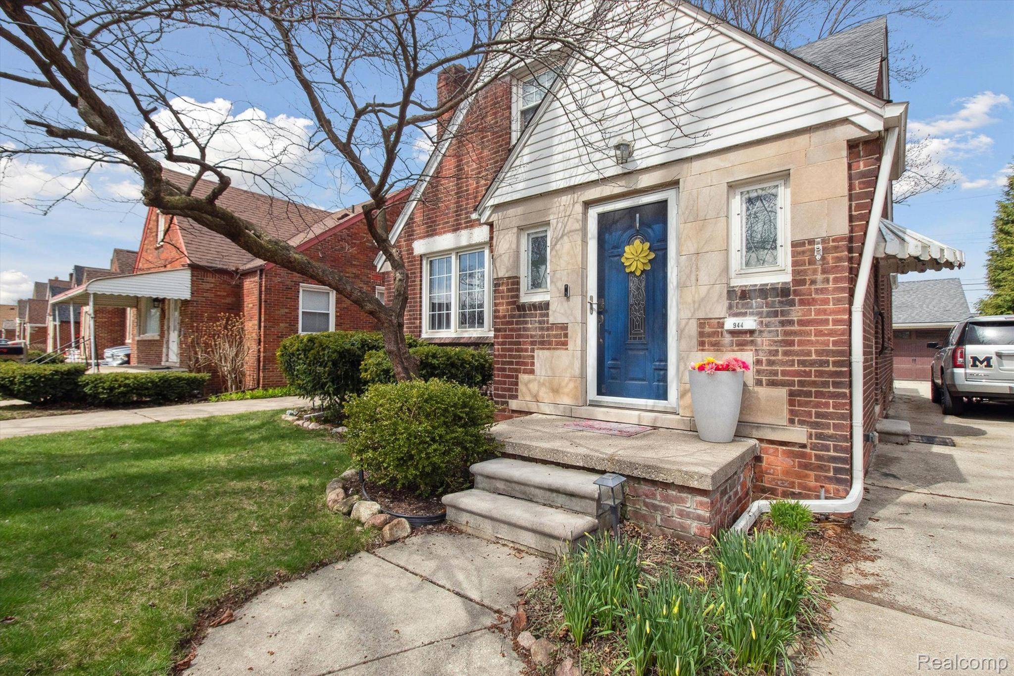 Lincoln Park, MI 48146,944 NEW YORK AVE