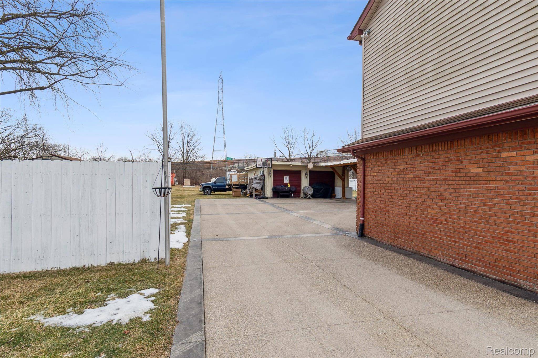 Taylor, MI 48180,14121 HURON ST