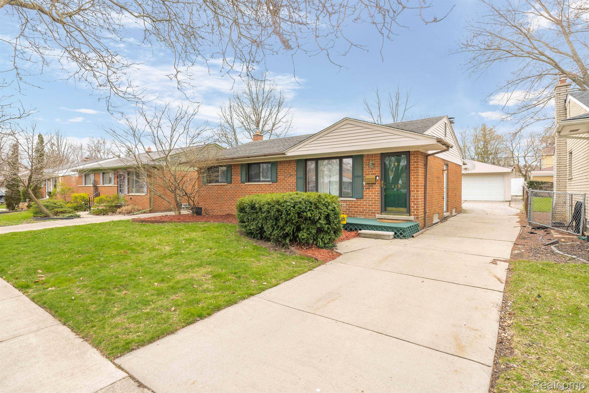 Clawson, MI 48017,419 N WEBIK AVE