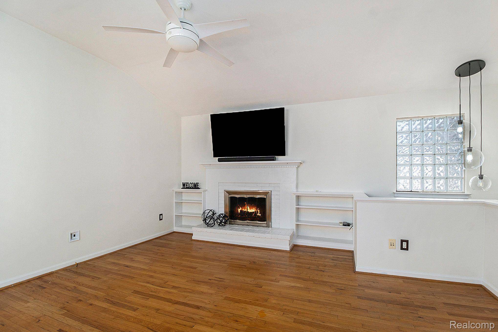 Clawson, MI 48017,1263 Langley BLVD