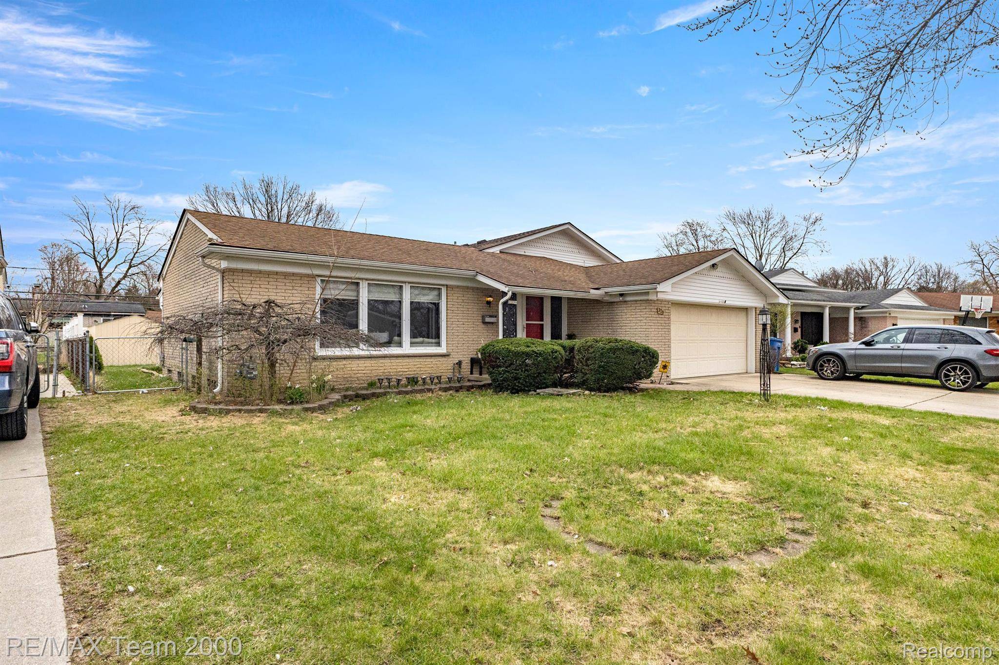 Dearborn Heights, MI 48127,326 CENTRALIA ST