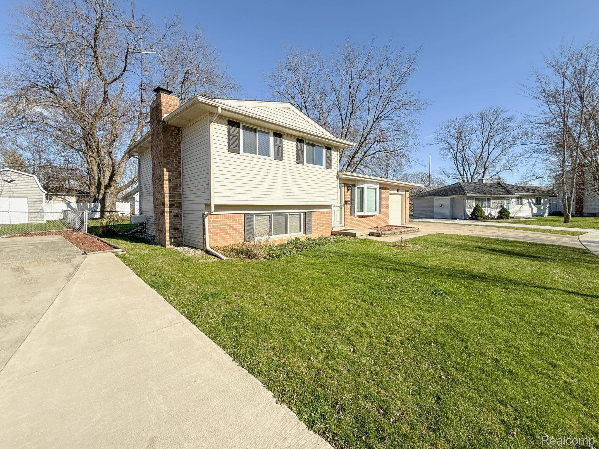 Swartz Creek, MI 48473,5171 OAKVIEW DR