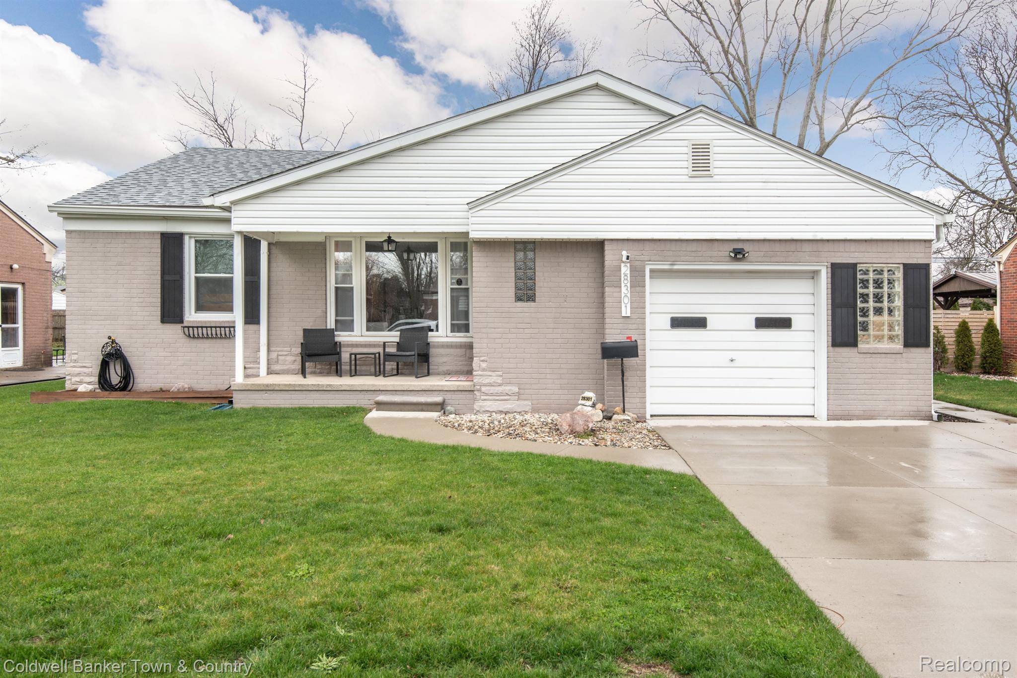 St. Clair Shores, MI 48081,28301 URSULINE ST