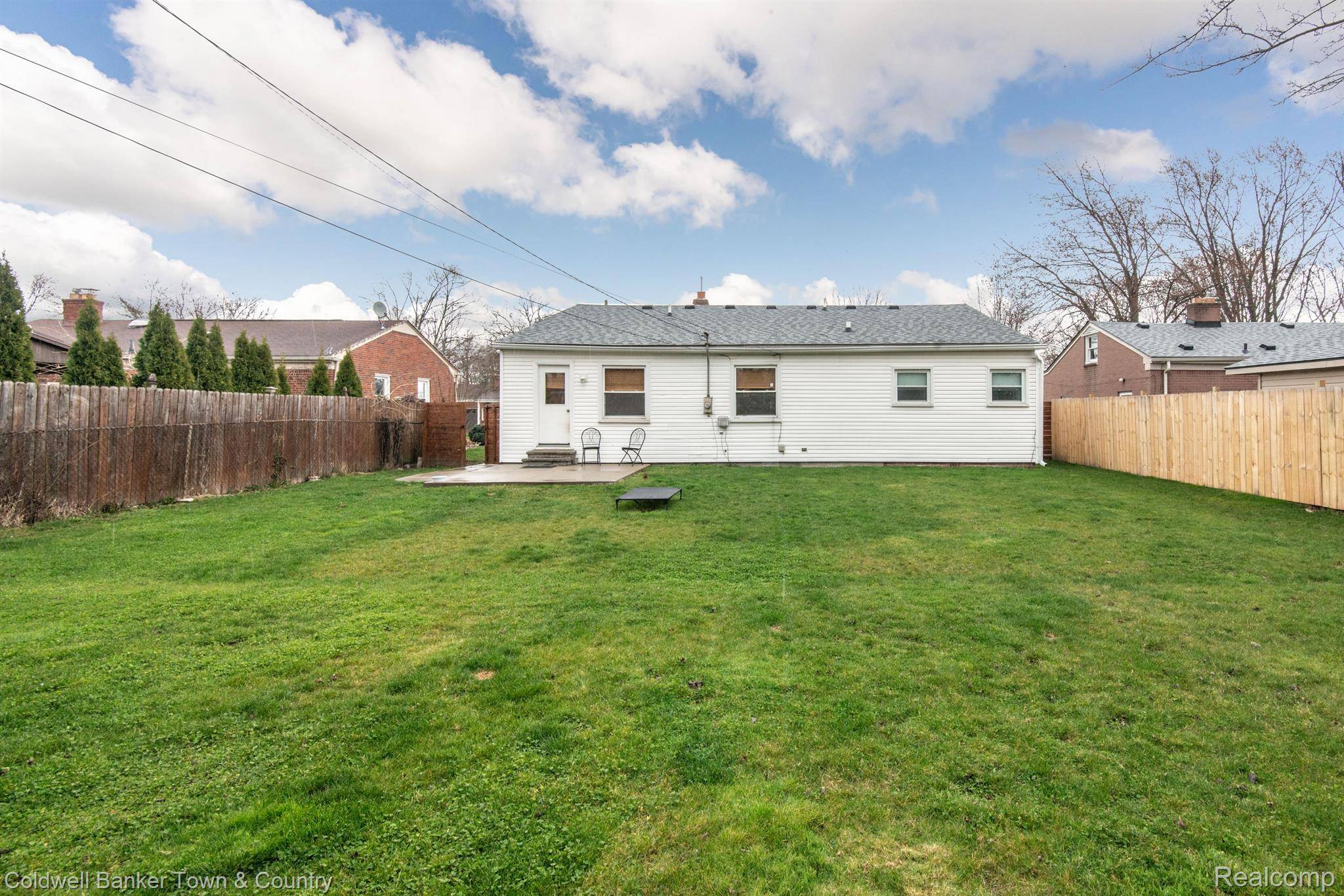 St. Clair Shores, MI 48081,28301 URSULINE ST