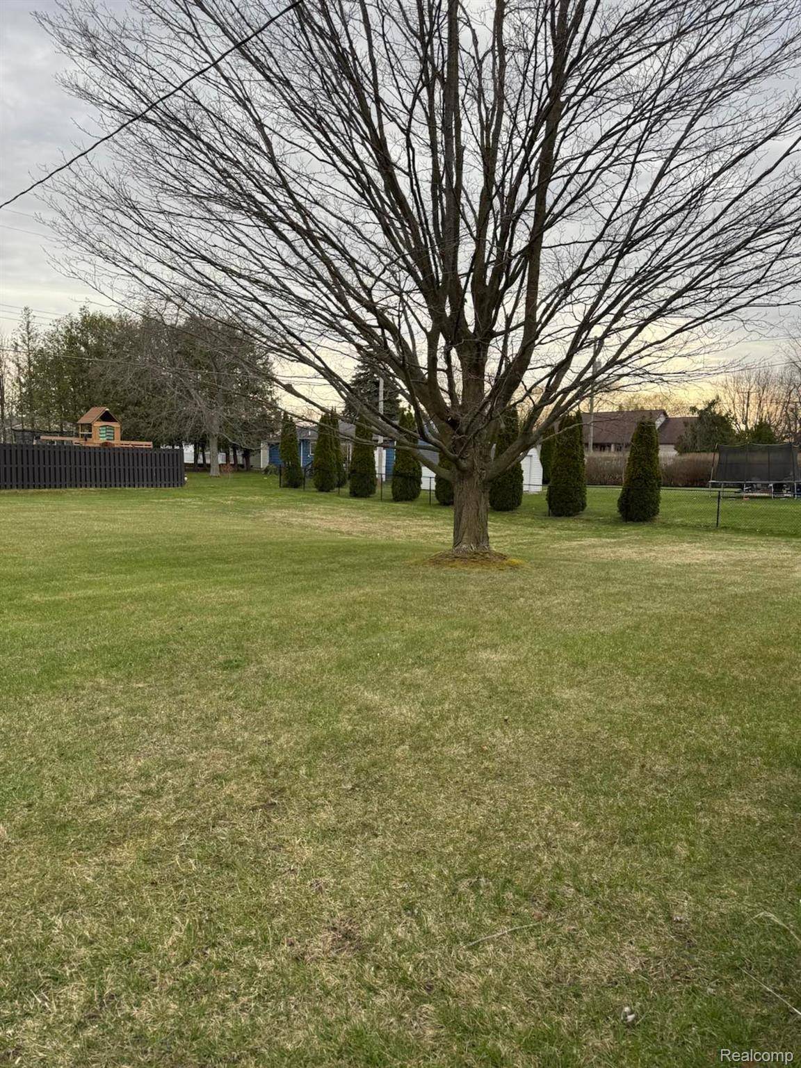 Harbor Beach, MI 48441,724 LYTLE AVE