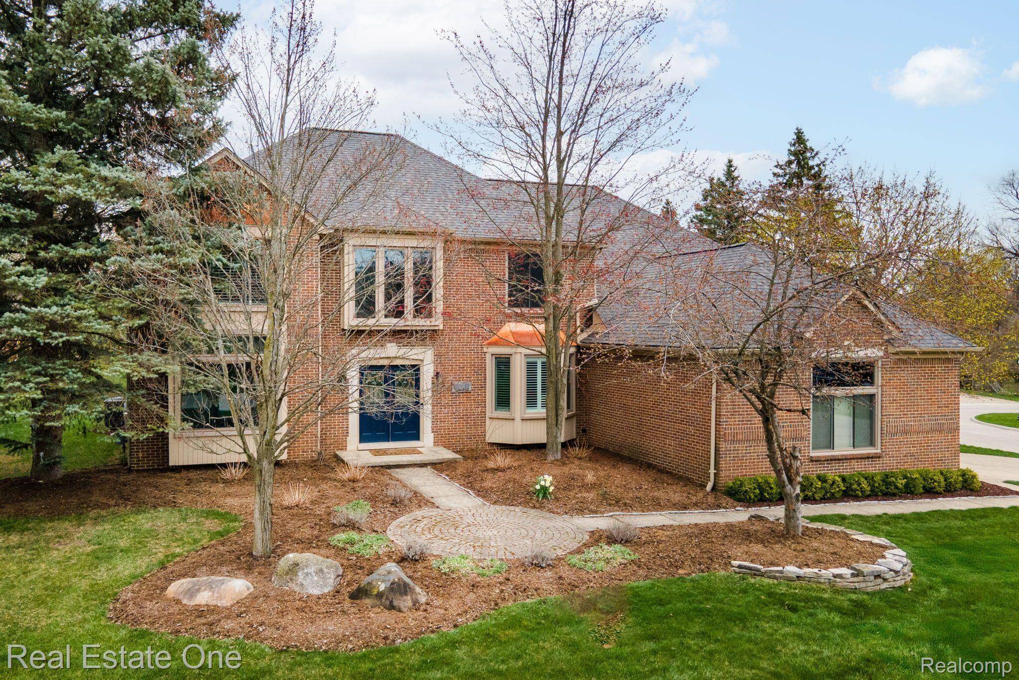 Rochester Hills, MI 48306,1686 OLD HOMESTEAD DR