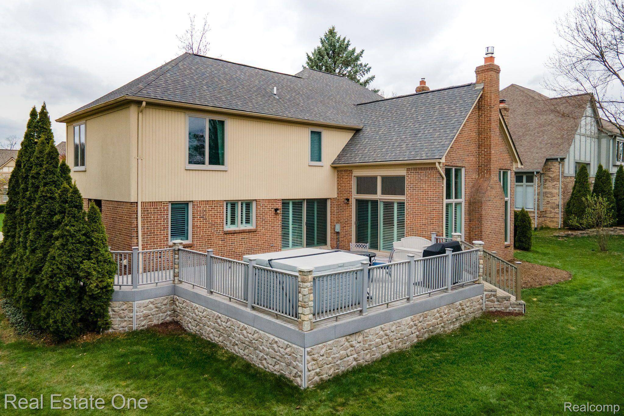 Rochester Hills, MI 48306,1686 OLD HOMESTEAD DR