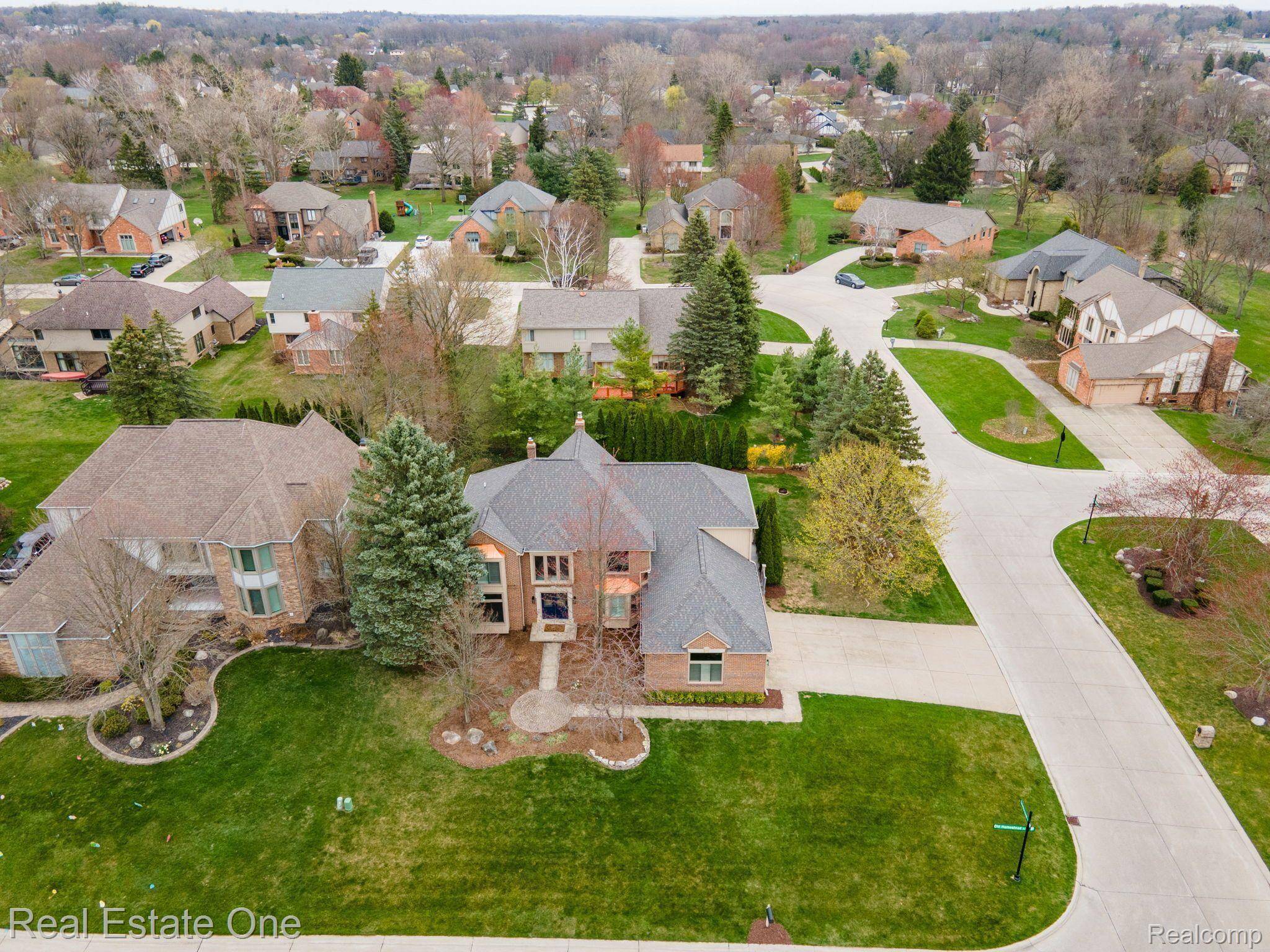 Rochester Hills, MI 48306,1686 OLD HOMESTEAD DR