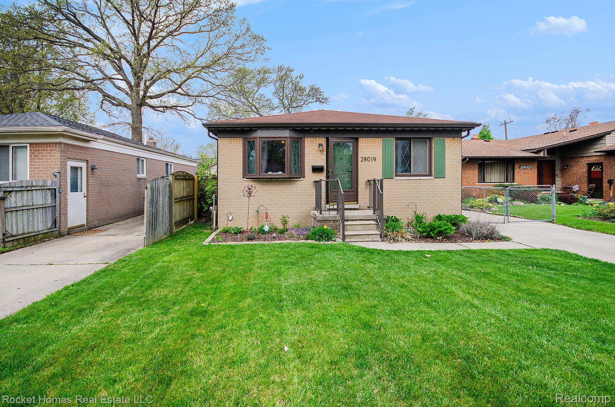 St. Clair Shores, MI 48081,28019 GRANT ST