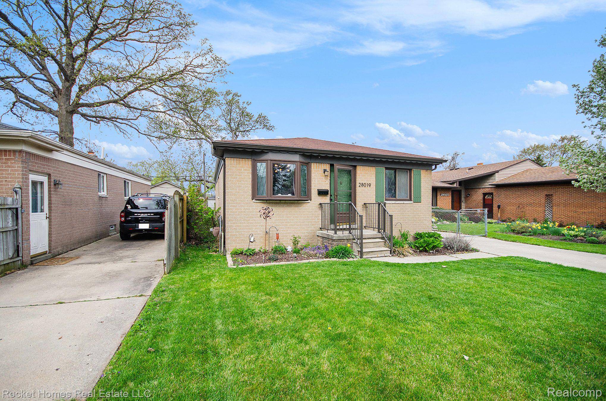 St. Clair Shores, MI 48081,28019 GRANT ST