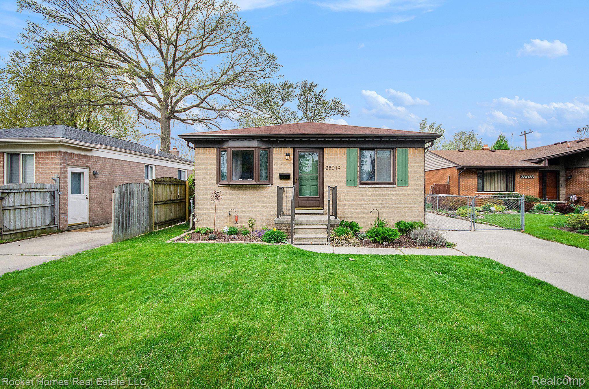 St. Clair Shores, MI 48081,28019 GRANT ST