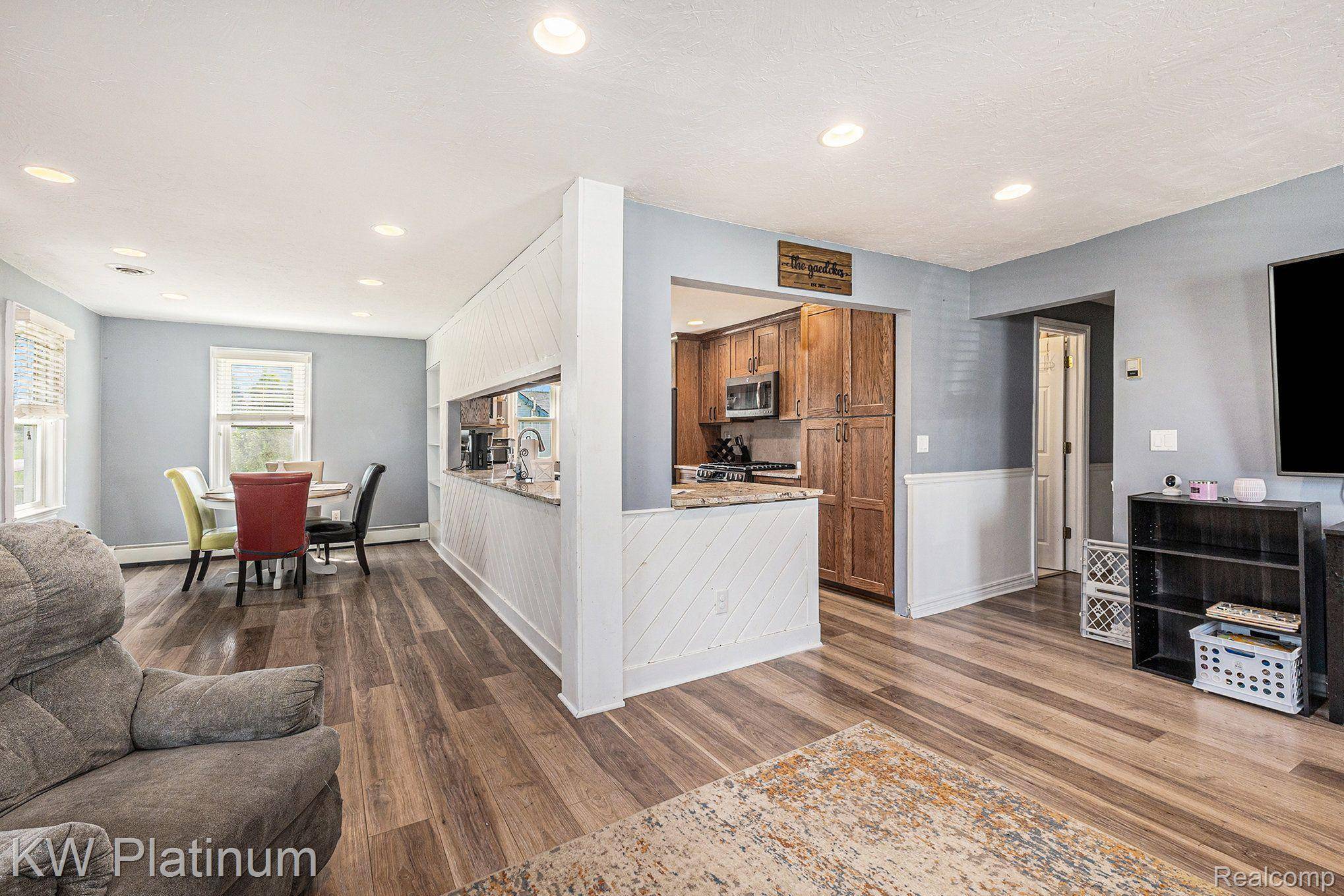 Rochester Hills, MI 48307,2784 FRANKSON AVE